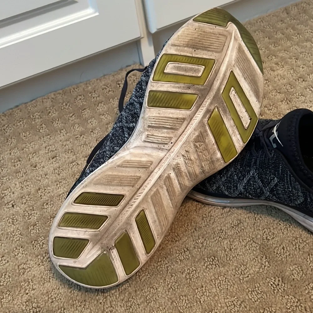Men’s APL sneakers size 11 - Picture 4 of 4